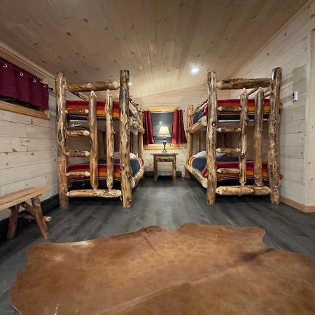 Отель Adirondack Lake Cabins Indian Lake Экстерьер фото