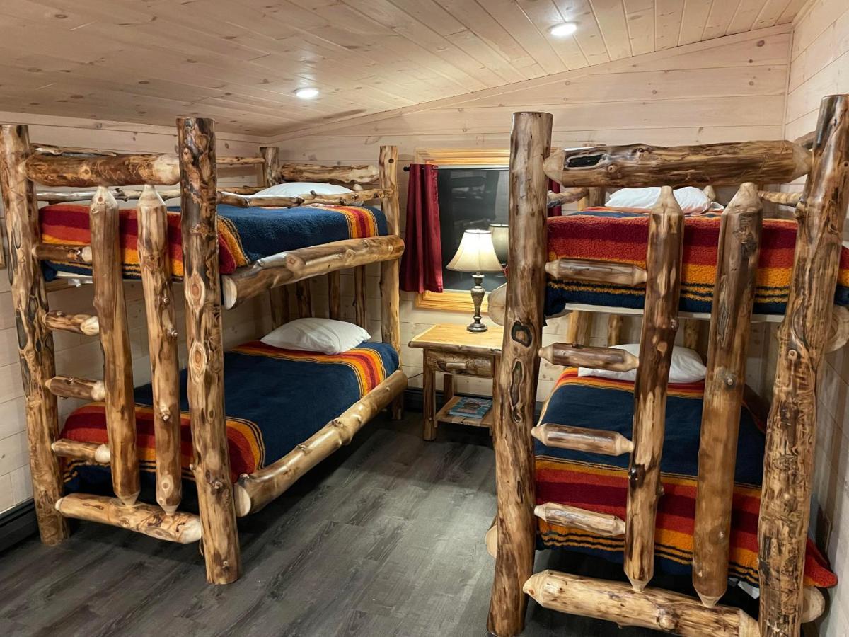 Отель Adirondack Lake Cabins Indian Lake Экстерьер фото