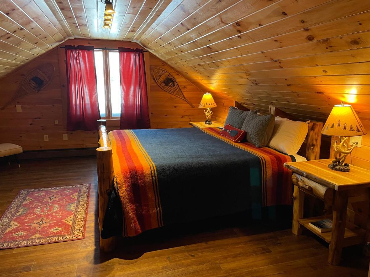 Отель Adirondack Lake Cabins Indian Lake Экстерьер фото