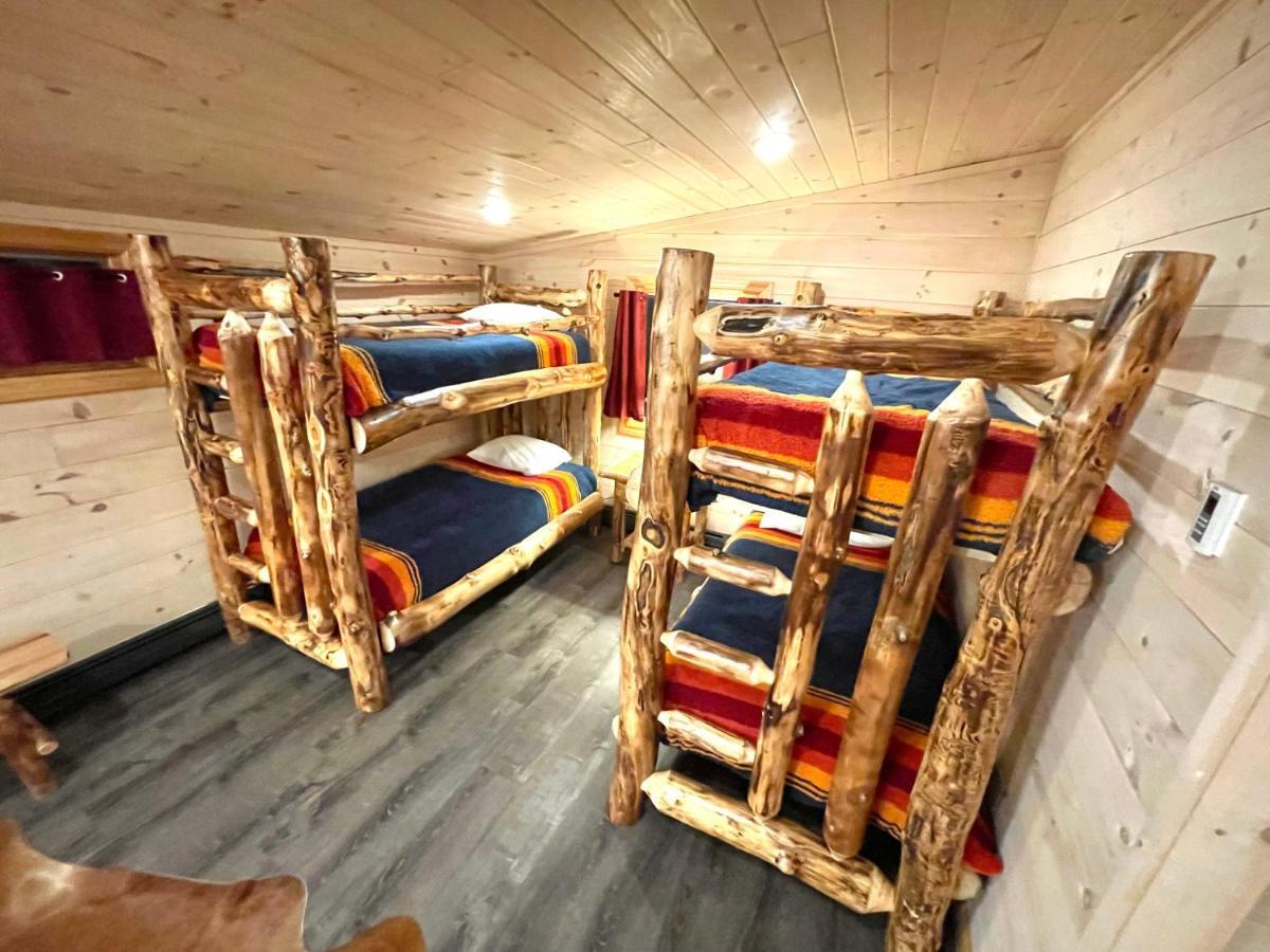 Отель Adirondack Lake Cabins Indian Lake Экстерьер фото