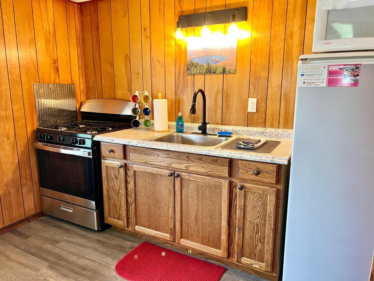 Отель Adirondack Lake Cabins Indian Lake Экстерьер фото