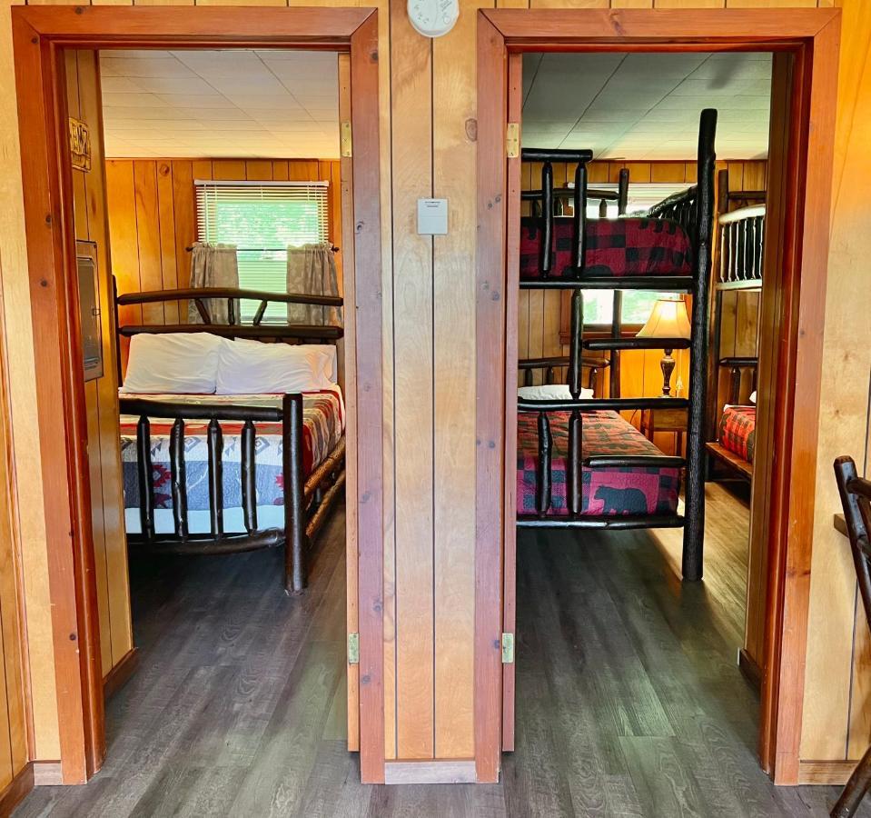 Отель Adirondack Lake Cabins Indian Lake Экстерьер фото