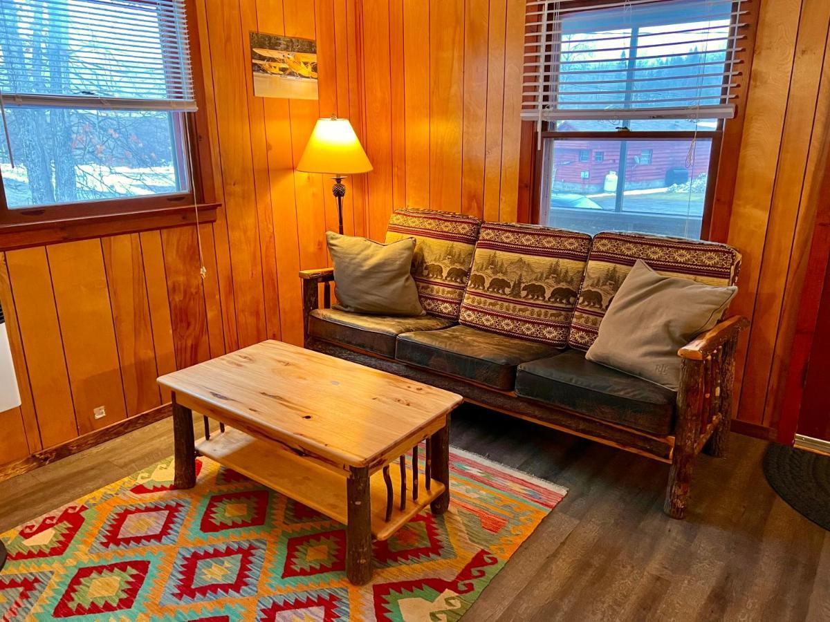 Отель Adirondack Lake Cabins Indian Lake Экстерьер фото