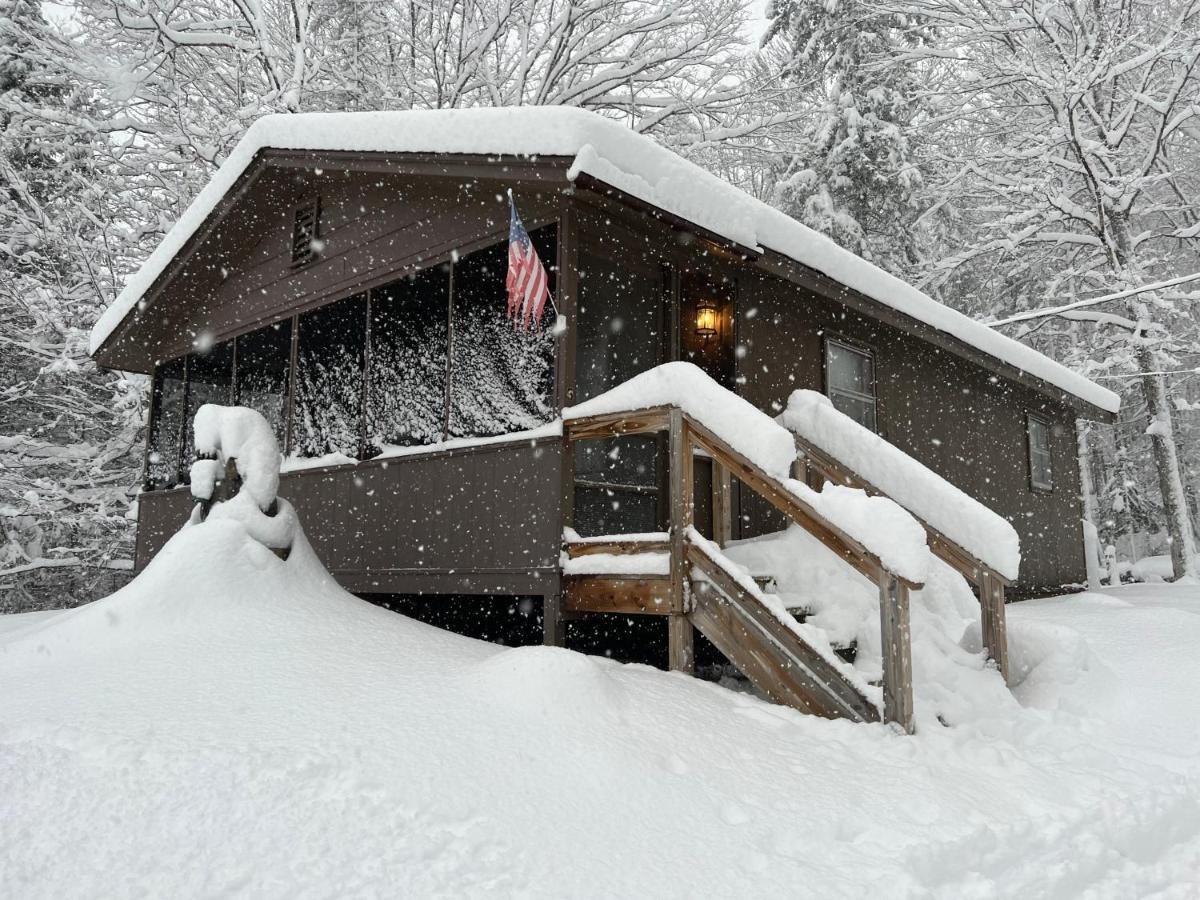 Отель Adirondack Lake Cabins Indian Lake Экстерьер фото